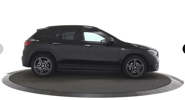 Mercedes-Benz GLA-KLASSE 250 e AMG Line Black Optiek / Sfeerverlichting / Stoelverwarming / Camera