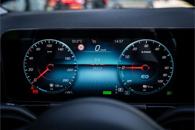 Mercedes-Benz GLA-KLASSE 250 e Style ** Panodak ** Trekhaak ** LED **