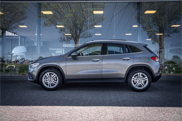 Mercedes-Benz GLA-KLASSE 250 e Style ** Panodak ** Trekhaak ** LED **