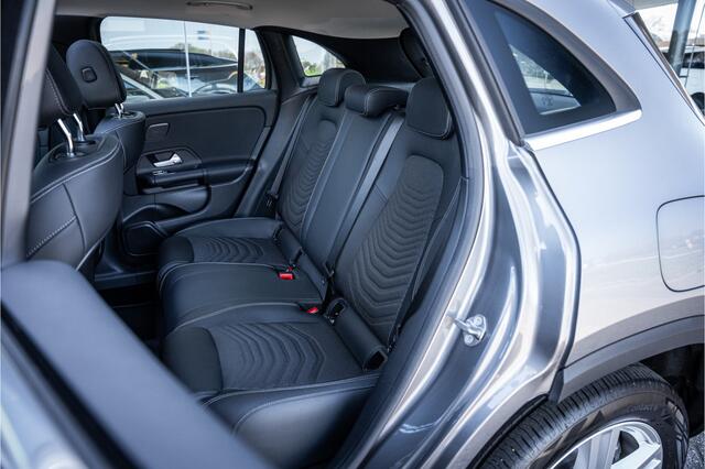 Mercedes-Benz GLA-KLASSE 250 e Style ** Panodak ** Trekhaak ** LED **