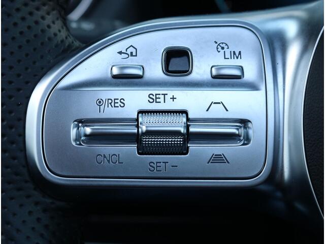 Mercedes-Benz GLA-KLASSE 180 AMG Line Panoramadak | Distronic | Apple Carplay