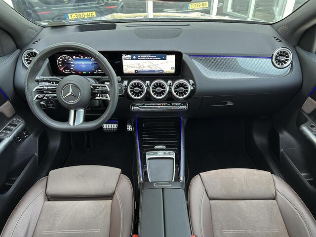 Mercedes-Benz GLA-KLASSE 250 e AMG Line | Bruin interieur | Panoramadak | Head Up display | Memory | Distronic