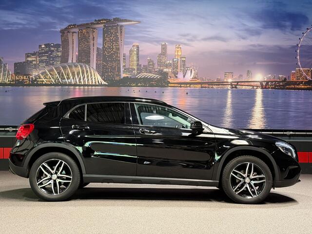 Mercedes-Benz GLA-KLASSE GLA180 Urban Trekhaak|Keyless|Camera|Sfeerverlichting|