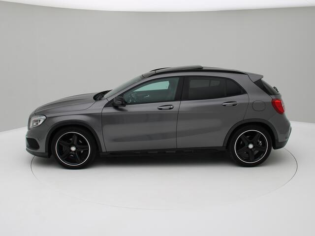 Mercedes-Benz GLA-KLASSE 180 AMG Pano, Sfeerverlichting, Stoelverwarming