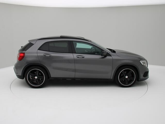 Mercedes-Benz GLA-KLASSE 180 AMG Pano, Sfeerverlichting, Stoelverwarming