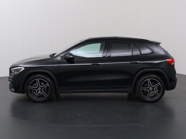 Mercedes-Benz GLA-KLASSE 250 e AMG Line | Night | Panoramadak | Lederen bekleding | Widescreen | 360 graden camera |