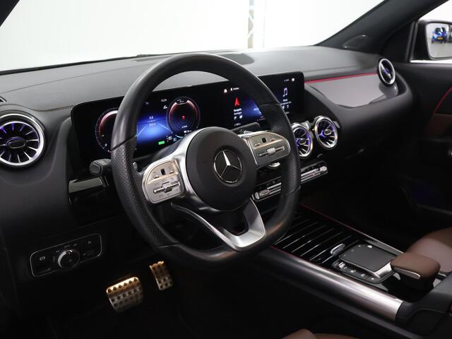 Mercedes-Benz GLA-KLASSE 250 e AMG Line | Night | Panoramadak | Lederen bekleding | Widescreen | 360 graden camera |