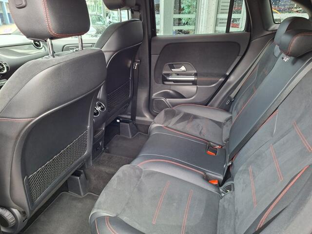 Mercedes-Benz GLA-KLASSE 200 AMG LINE AUTOMAAT LMV NAVI PDC-CAMERA STOELVW