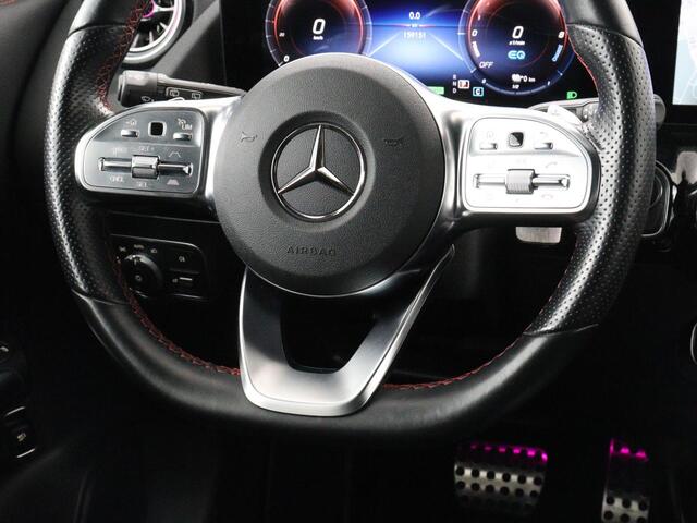 Mercedes-Benz GLA-KLASSE 250e AMG Night | SOH 90% | Adaptive cruise | Stoelverwarming | Camera | Half leder | Park Assist | Leder/Alcantara | Widescreen | Sfeerverlichting | Climate control | PHEV | Plug In