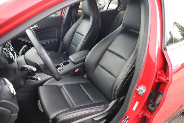 Mercedes-Benz GLA-KLASSE 200 Premium Plus AMG Automaat 19 inch LM Leder Sportstoelen Navigatie Clima Cruise Carplay