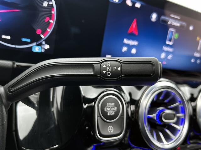 Mercedes-Benz GLA-KLASSE 180 AMG Line | AMG-Line In en Exterieur | Lichtmetalen velgen | panoramadak | Parking support | wide screen | Navigatie | Inclusief 24 maanden MB Certified garantie voor Europa.
