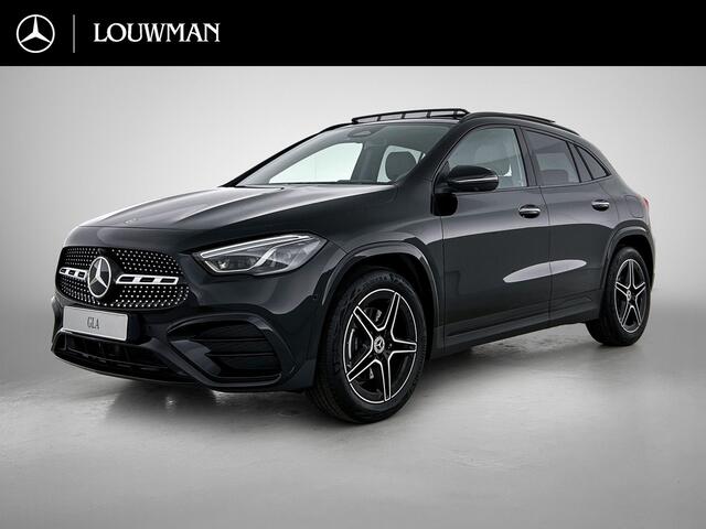 Mercedes-Benz GLA-KLASSE 180 Business Solution AMG | Premium Plus pakket | Nightpakket | Trekhaak | GUARD 360 ° Plus | Panoramaschuifdak | 19" vijf-dubbelspaaks AMG velgen | 360° camera | Warmtewerend, donkergetint glas |