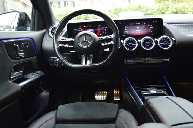 Mercedes-Benz GLA-KLASSE 250 e AMG Multibeam Panorama Memory Distronic Camera 360 Head-up Keyless Pdc