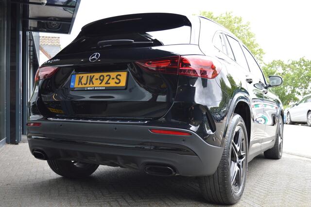 Mercedes-Benz GLA-KLASSE 250 e AMG Multibeam Panorama Memory Distronic Camera 360 Head-up Keyless Pdc