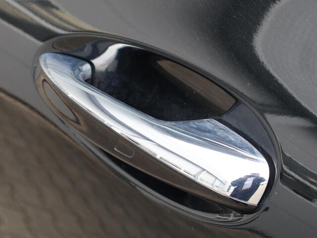 Mercedes-Benz GLA-KLASSE 250 e Business Solution AMG