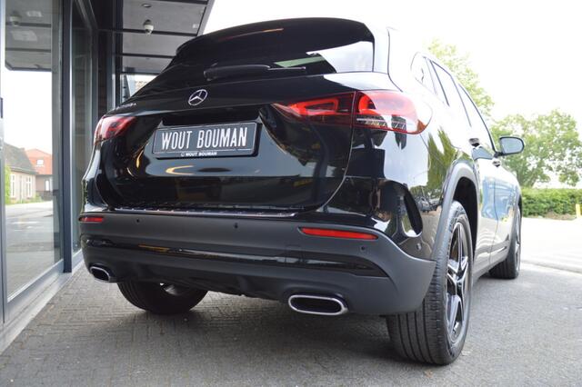 Mercedes-Benz GLA-KLASSE 250 e AMG Multibeam Panorama Widescreen Sfeer Camera Trekh Pdc