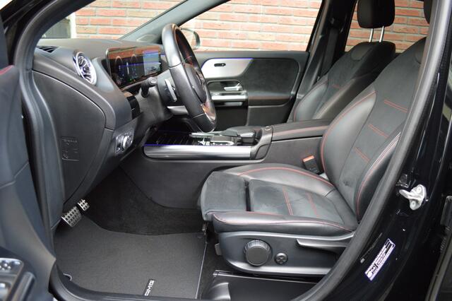 Mercedes-Benz GLA-KLASSE 250 e AMG Multibeam Panorama Widescreen Sfeer Camera Trekh Pdc