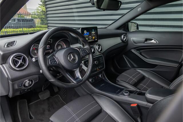 Mercedes-Benz GLA-KLASSE 180 Urban 18'' AMG - Panoramadak - Xenon