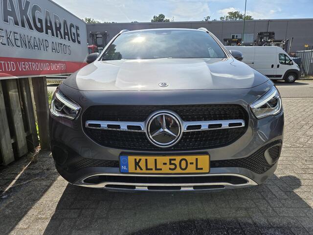 Mercedes-Benz GLA-KLASSE 250 e Business Solution Luxury Limited 18"/Trekhaak/Sfeerverlichting/Camera/PDC v+a/Apple Carplay & Android Auto