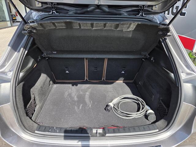 Mercedes-Benz GLA-KLASSE 250 e Business Solution Luxury Limited 18"/Trekhaak/Sfeerverlichting/Camera/PDC v+a/Apple Carplay & Android Auto