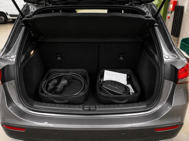 Mercedes-Benz GLA-KLASSE 250 e 218 PK High-perform LED Koplampen Pano Dak Verwarmd Stuur 360° Camera Elk. Stoel met Memory
