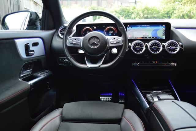 Mercedes-Benz GLA-KLASSE 250 e AMG Led Panorama Memory Distronic Camera Night Trekhaak Pdc