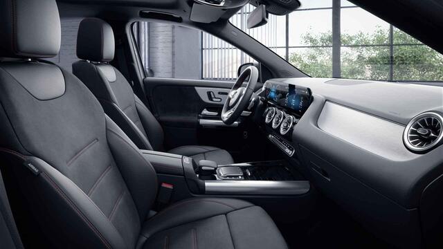 Mercedes-Benz GLA-KLASSE 250 e AMG | Panoramadak | Memory | Multibeam | Keyless | Sfeerverlichting | Stoelverwarming |