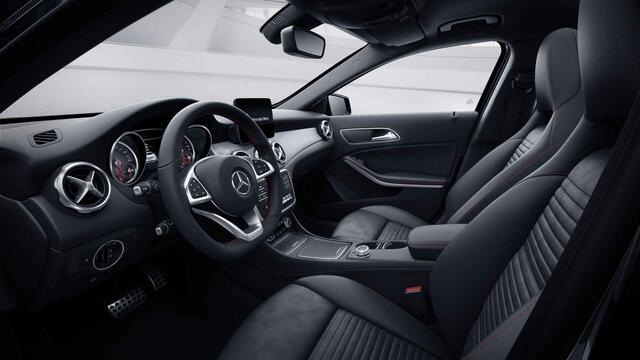 Mercedes-Benz GLA-KLASSE 180 Business Solution AMG | Night | Keyless | Achteruitrijcamera | 19" lichtmetalen velgen |