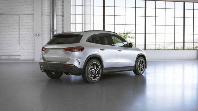Mercedes-Benz GLA-KLASSE 180 Business Solution AMG | Night | Widescreen | Stoelverwarming | Extra getint glas |