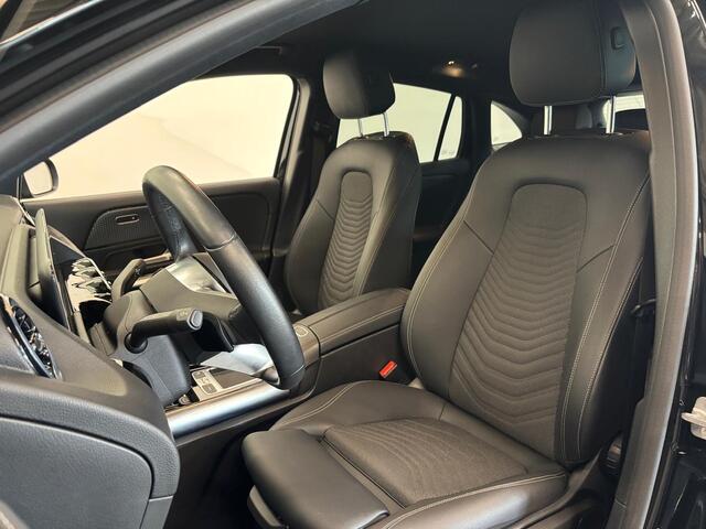 Mercedes-Benz GLA-KLASSE 250 e DCT-8 Aut. Business Solution PDC VA + Camera Navi Stoelverwarming Elektrische Klep LED Privacy Glass 11 kW laden