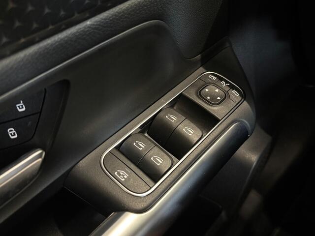 Mercedes-Benz GLA-KLASSE 250 e DCT-8 Aut. Business Solution PDC VA + Camera Navi Stoelverwarming Elektrische Klep LED Privacy Glass 11 kW laden