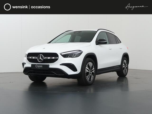 Mercedes-Benz GLA-KLASSE 250 e Luxury Line | Night pakket | Elektrisch wegklapbare trekhaak | Stoelverwarming | Winter pakket |