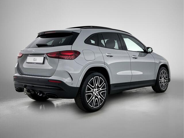 Mercedes-Benz GLA-KLASSE 250 e 140 Year Edition | Premium Plus pakket | Nightpakket | Parkeerpakket met 360°-camera |Trekhaak | Panoramaschuifdak | 20" tien-dubbelspaaks AMG velgen |