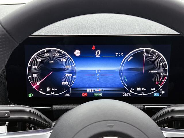 Mercedes-Benz GLA-KLASSE 250 e 140 Year Edition | Premium Plus pakket | Nightpakket | Parkeerpakket met 360°-camera |Trekhaak | Panoramaschuifdak | 20" tien-dubbelspaaks AMG velgen |