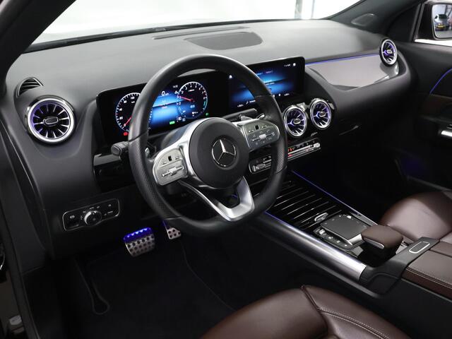 Mercedes-Benz GLA-KLASSE 250 e AMG Line | Night | Panoramadak | Leder | 19" lichtmetalen velgen | Achteruitrijcamera |