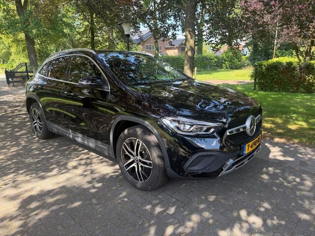 Mercedes-Benz GLA-KLASSE 250 e BnsSol Lux Ltd