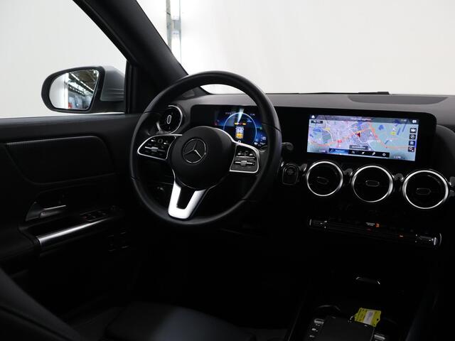 Mercedes-Benz GLA-KLASSE 250 e Progressive | Widescreen | Extra getint glas | Achteruitrijcamera |