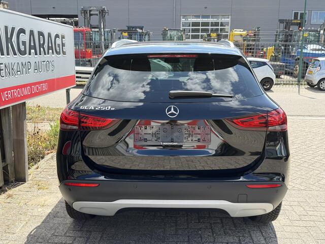 Mercedes-Benz GLA-KLASSE 250 e Progressive 17"/Widescreen/Stoelverwarming/DAB/Apple Carplay & Android Auto/Navigatie/Climate/PDC v+a