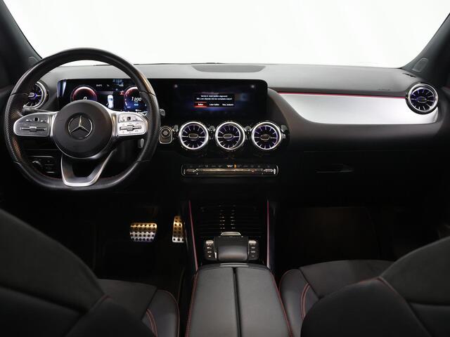 Mercedes-Benz GLA-KLASSE 250 e AMG | Panoramadak | Memory | Multibeam | Keyless | Sfeerverlichting | Stoelverwarming |