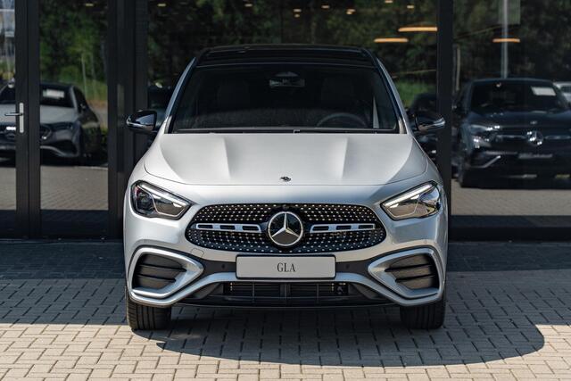 Mercedes-Benz GLA-KLASSE 250e 140 Years Edition | Panorama-schuifdak | Stoelverwarming | Sfeerverlichting | Achteruitrijcamera | Cruise control
