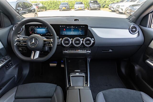Mercedes-Benz GLA-KLASSE 250e 140 Years Edition | Panorama-schuifdak | Stoelverwarming | Sfeerverlichting | Achteruitrijcamera | Cruise control