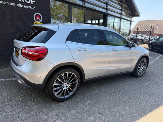 Mercedes-Benz GLA-KLASSE 180 BNSSOL AMGUPED