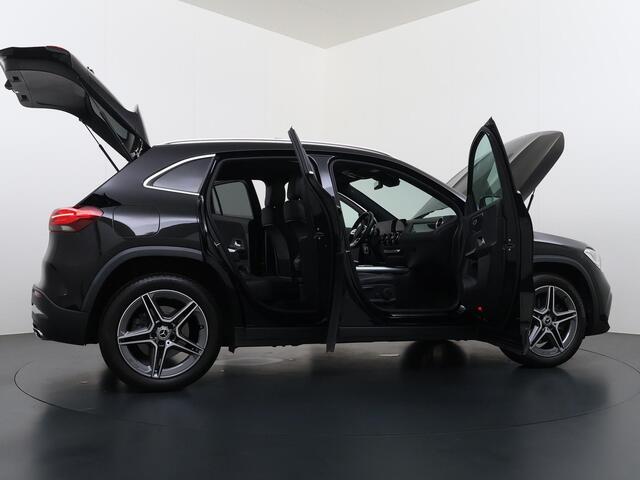 Mercedes-Benz GLA-KLASSE 250 e AMG | Panoramadak | Head-Up Display | Memorypakket | Dodehoekassistent | Apple Carplay / Android Auto