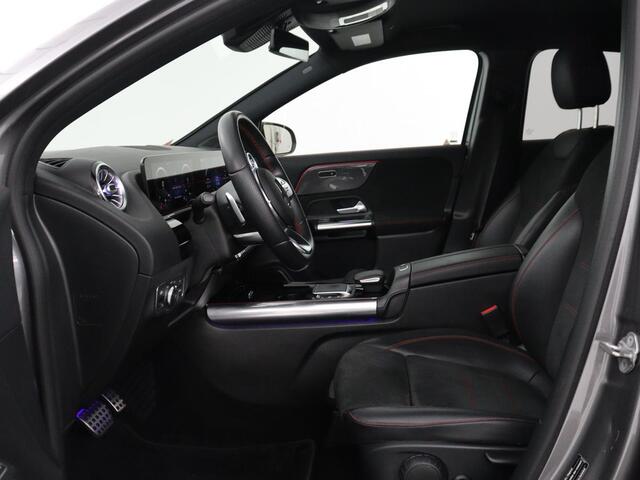 Mercedes-Benz GLA-KLASSE 250 e Business Solution AMG Limited | SOH 95,2% | Leder/alcantara | Stoelverwarming | Carplay | Sfeerverlichting | Cruise control | Camera | Park assist | Trekhaak