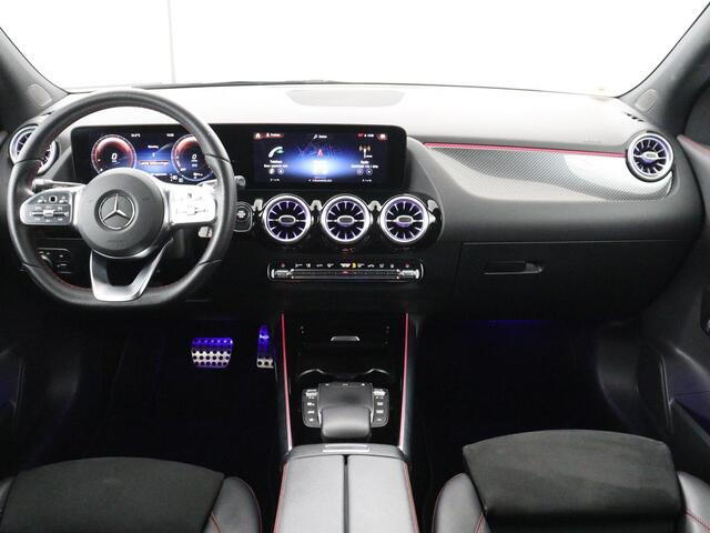 Mercedes-Benz GLA-KLASSE 250 e Business Solution AMG Limited | SOH 95,2% | Leder/alcantara | Stoelverwarming | Carplay | Sfeerverlichting | Cruise control | Camera | Park assist | Trekhaak