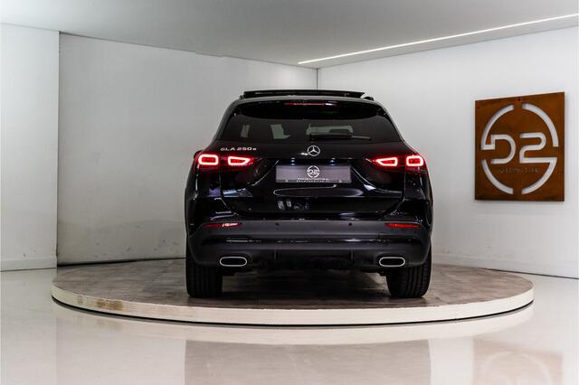 Mercedes-Benz GLA-KLASSE 250 e AMG 218PK | Pano | Keyless | Dodehoek | ACC | Carplay | 12 MND Garantie