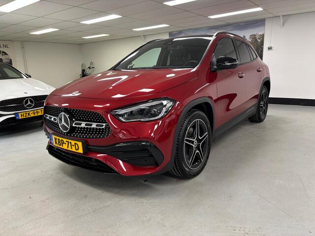 Mercedes-Benz GLA-KLASSE 250 e AMG Line Panorama Keyless Go Camera Led Sfeerverlichting