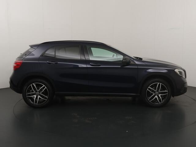 Mercedes-Benz GLA-KLASSE 200 Premium Plus | Automaat | Afn. Trekhaak | Stoelverwarming | Park sens V+A | AR camera | Clima | Cruise | Keyless