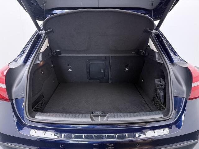 Mercedes-Benz GLA-KLASSE 200 Premium Plus | Automaat | Afn. Trekhaak | Stoelverwarming | Park sens V+A | AR camera | Clima | Cruise | Keyless