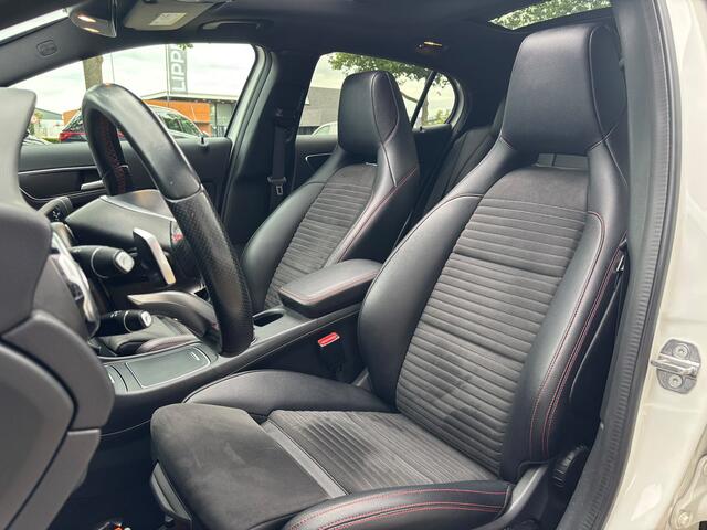 Mercedes-Benz GLA-KLASSE 180 Premium | AMG Pakket | Night Pakket | Pano | Achterruitrij Camera | Stoelverwarming